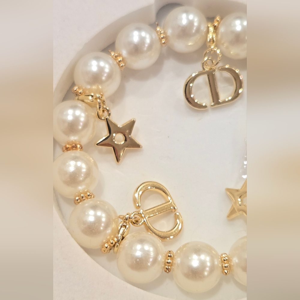 Dior Beauty Bracelet with 5 Removable Mini Charms - Picture 4 of 13